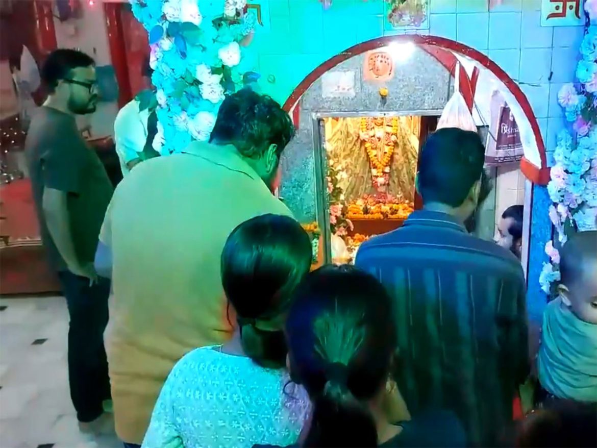 Uttarakhand: Devotees gather at Shitla Mata temple to seek blessings during Navratri