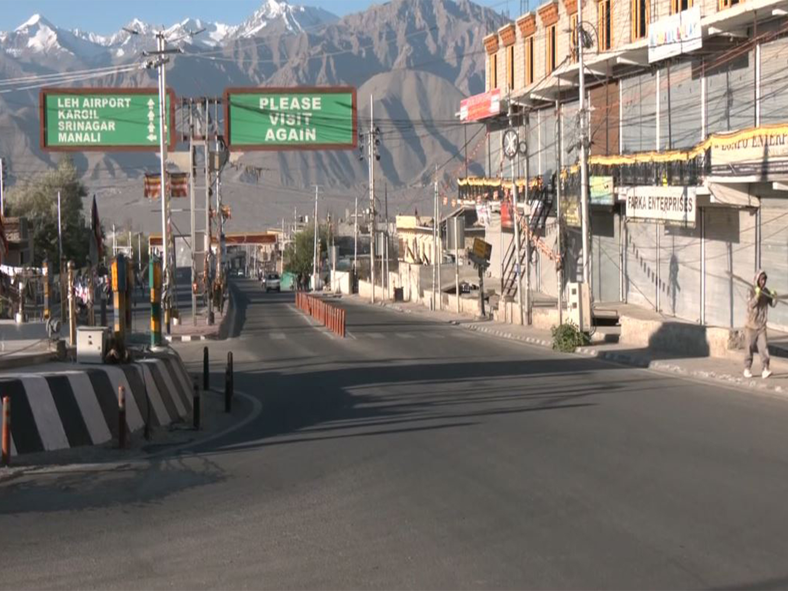 Restrictions continue in Leh (Photo/ANI)