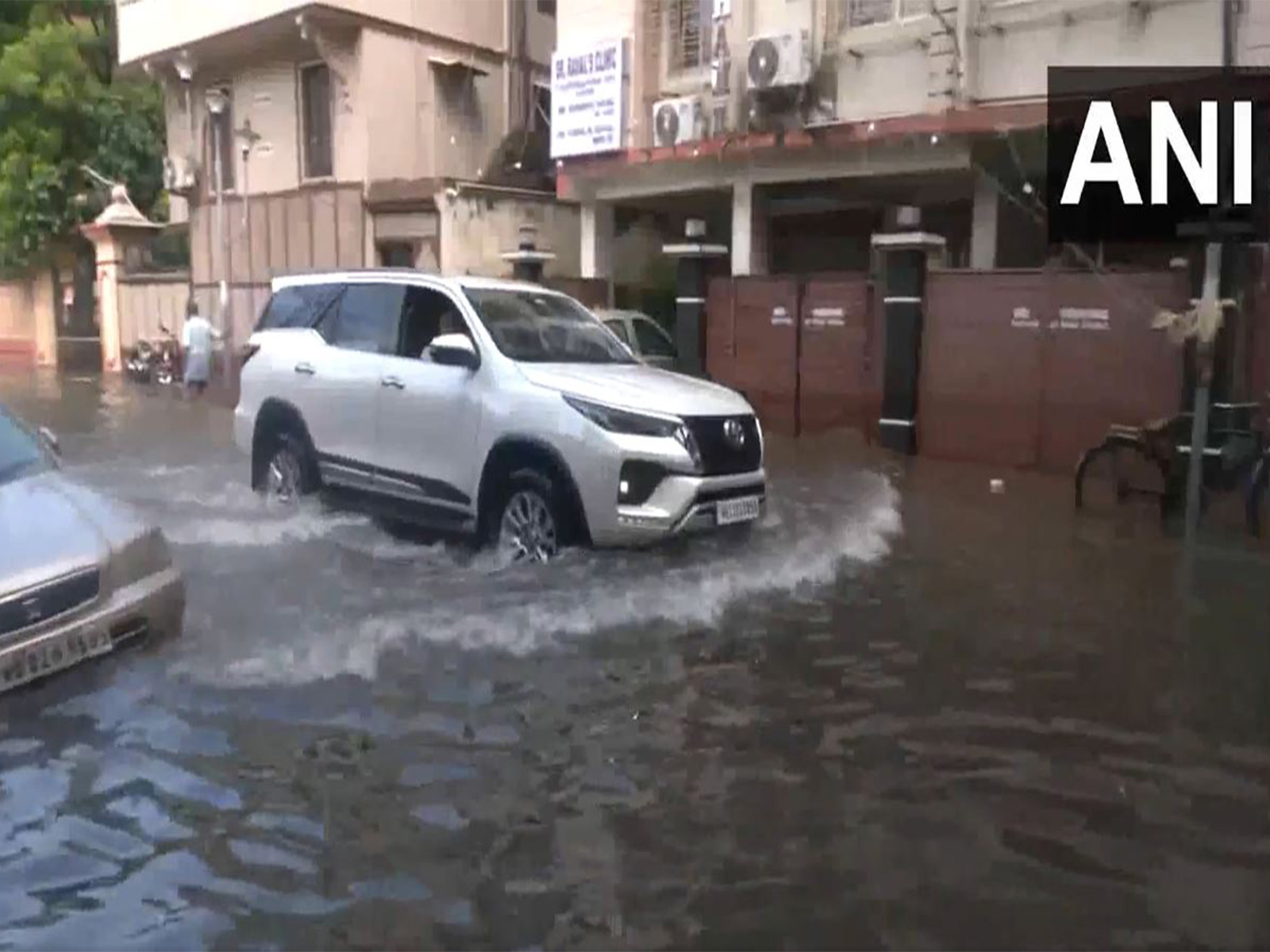 Heavy rainfall leads to severe waterlogging in parts of Kolkata city (Photo/ANI)